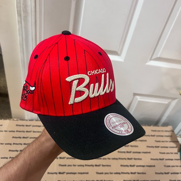 Chicago Bulls Mitchell & Ness Pin Stripe Red Hat - Picture 4 of 5